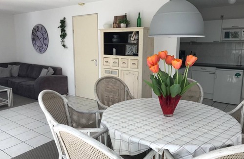 Sint Maartensvlotbrug Casa | Comfortable 6-person holiday home at walking distance from the beach, WiFi, pets allowed