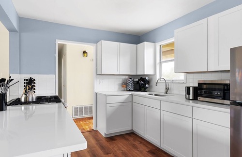 North Austin Civic Association Casa | Comfortable 6BR 3BA Home w Large Yard