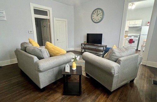 Fountain Square Casa | Comfortable & Affordable 4-Guest Stay Near Downtown Indy
