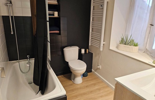 Meximieux Apartamento | Comfortable, air-conditioned T2 apartment in the center of Meximieux