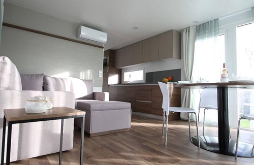 Municipality of Gulpen-Wittem Chalet De Esquí | Comfortable Air-conditioned Chalet in Limburg