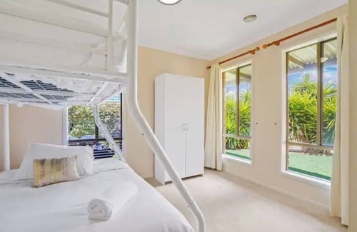 Tarneit Casa | Comfortable and Cozy Tarneit Large Family Home w/ BBQ