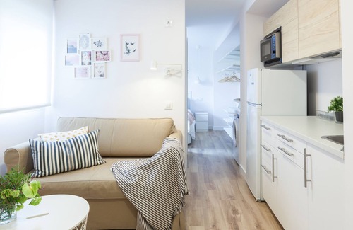Hortaleza Apartamento | Estudio confortable y nuevo, metro Pinar del Rey en Madrid