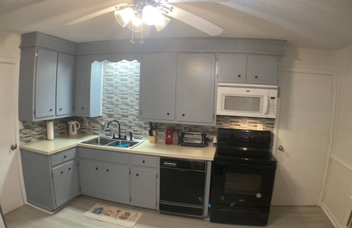 Thomasville Apartamento | Apartment for family in Thomasville 2 bedrooms 1 bathroom and sleeper sofa!