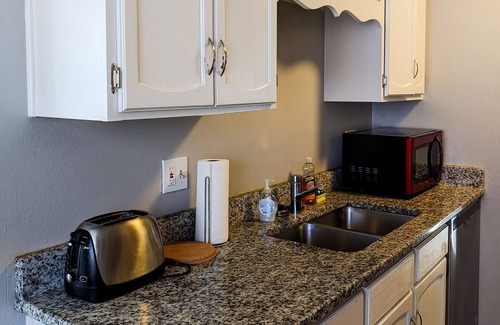 Lenexa Casa | Cómodo y espacioso dúplex 3BDR en excelente ubicación! Unidad 1