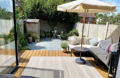 Lewisham Casa | Comfortable and spacious family home in a quiet London street