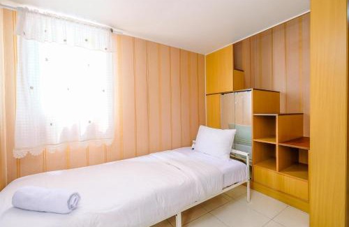 Depok Apartamento | Comfortable and Tidy Studio at Dave Apartment By Travelio