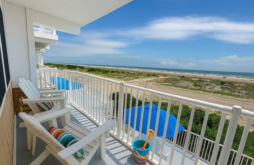 Wildwood Crest Casa | Comfortable and clean OCEAN FRONT condo in beautiful Wildwood Crest