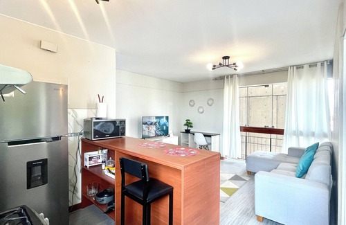 Jacaranda Apartamento | Cómodo y cálido departamento cerca a La Rambla de San Borja.