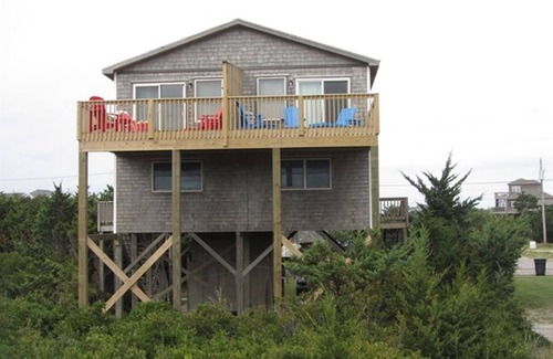 Ocean Isle Estates Cabaña | ¡Cómodo y bien equipado, Two By The Sea B será un gran destino de vacaciones!