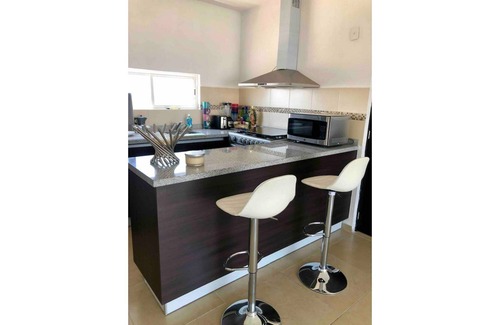 Apodaca Apartamento | Departamento Cómodo, Equipado, A/C, Vista a Laguna