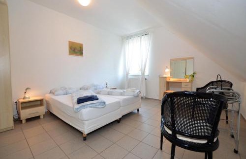Nemojov Apartamento | Comfortable Apartment in Nemojov near Forest