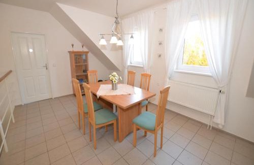 Nemojov Apartamento | Comfortable Apartment in Nemojov near Forest