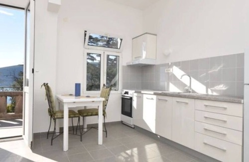 Herceg Novi Apartamento | Comfortable apartment near beaches & attractions, free WiFi & parking, terrace