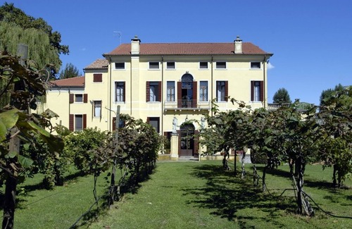 Vigonza Apartamento | Comfortable apartment in Villa Veneta with pool near Padua