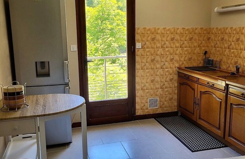 Treignac Apartamento | Comfortable apartment in a haven of greenery.