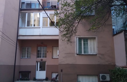 Vracar Apartamento | Comfortable apartment in delightful Beograd with WiFi, AC