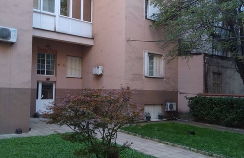 Vracar Apartamento | Comfortable apartment in delightful Beograd with WiFi, AC