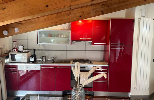 Rezza Apartamento | Comfortable Attic apt With Parking Space in Chiavari Italy