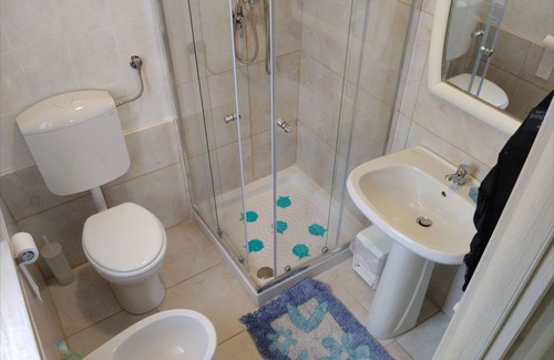 Terni Cama Y Desayuno | Comfortable B&B Angolo Verde in Terni with terrace