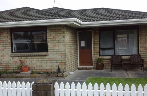 Paraparaumu Beach Casa | Comfortable beach house 200 meters from Paraparaumu beach