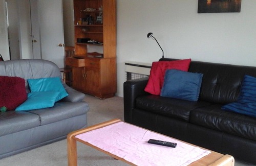 Paraparaumu Beach Casa | Comfortable beach house 200 meters from Paraparaumu beach
