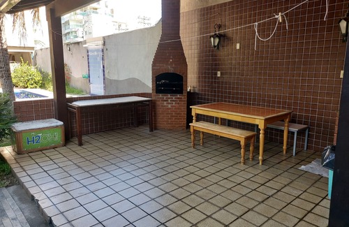 Camboinhas Casa | Cómoda casa de playa, amplio balcón con barbacoa cerca de la playa.