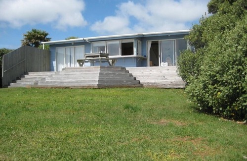 Taupo Bay Casa | Cómoda casa frente al mar en la bahía de Taupo.