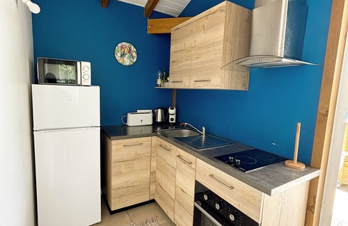 Trois-Rivieres Casa | Comfortable bungalow with pool and jacuzzi