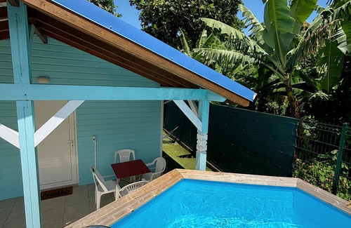Trois-Rivieres Casa | Comfortable bungalow with pool and jacuzzi