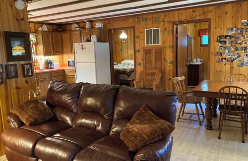 Irons Cabina | Comfortable Cabin in the Woods. Perfect for Fishing, Hunting or Skiing!