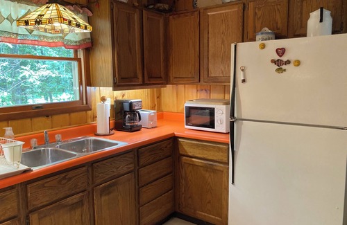 Irons Cabina | Comfortable Cabin in the Woods. Perfect for Fishing, Hunting or Skiing!