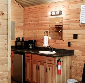 Pipe Creek Casa | Comfortable Cabin Rental with Pool Access near San Antonio, Texas