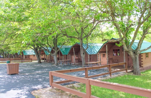 New Braunfels Cabina | Comfortable Cabin along the Guadalupe River