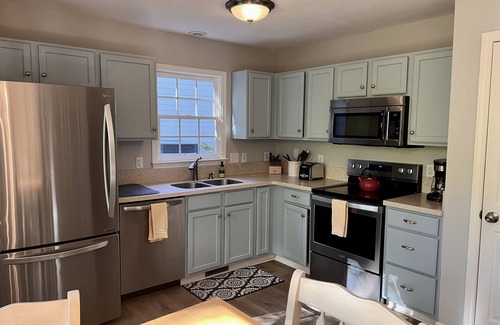 Apex Casa | Comfortable, Clean, and Convenient to Everything!