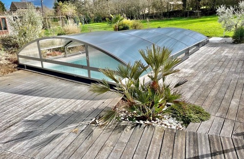 Onet-le-Chateau Casa | Comfortable contemporary villa with swimming pool, large plot, fiber / wifi