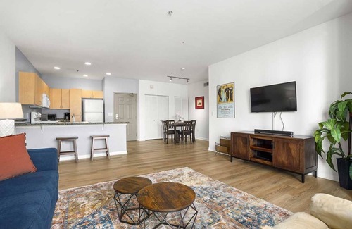 Downtown San Diego Condominio | Amplio y abierto condominio en Little Italy!
