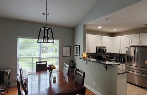 Winston - Salem Casa | Comfortable, covenient, quaint