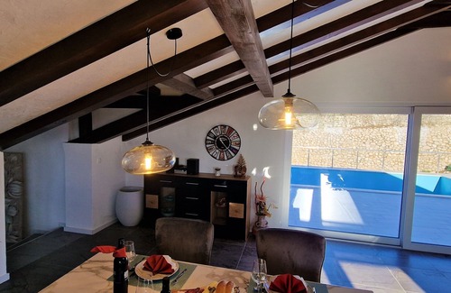 Praputnjak Villa | Comfortable Croatian villa with pool, billiard, basketball court, darts, bicycle