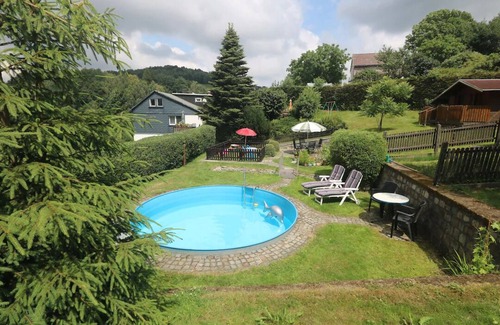 Krumhermsdorf Condominio | Comfortable, quiet and well-kept vacation apartment, idyllic countryside