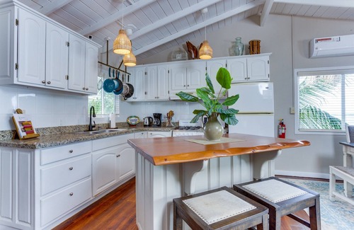 Placencia Villa | Comfortable designer house in Maya Beach w/ Pool
