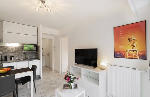 Cannes Apartamento | Cómodo F2 tranquilo detrás de Martínez - estacionamiento privado - totalmente equipado