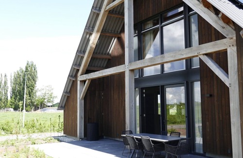 Veessen Casa | Comfortable farmhouse lodge for 8 people with a living kitchen and a pellet fireplace