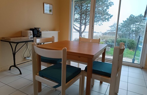 Barneville-Carteret Casa | Alojamiento confortable que combina vistas tranquilas al mar.