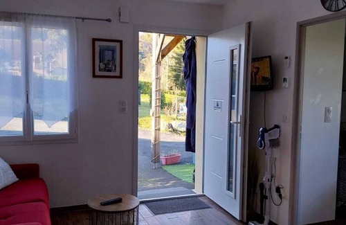 Calviac-en-Perigord Casa | Comfortable, quiet, detached country house.