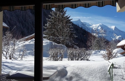 Chamonix-Mont-Blanc Apartamento | Cómodo, amplio, luminoso de 65 m², frente al Mont Blanc, jardín privado.