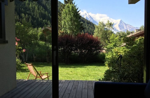 Chamonix-Mont-Blanc Apartamento | Cómodo, amplio, luminoso de 65 m², frente al Mont Blanc, jardín privado.