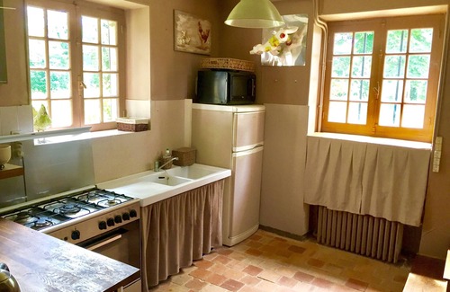 Pouligny-Saint-Pierre Casa | Confortable Manor francés + una gran casa del árbol en un área natural protegida.