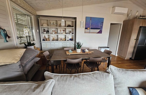 Gruissan Plage Chalet De Esquí | Comfortable, fully-equipped seafront chalet for summer and winter enjoyment