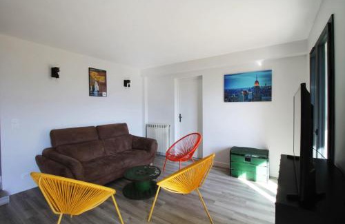 Le Bourget-du-Lac Apartamento | Comfortable garden level 2 minutes from the lake on foot!